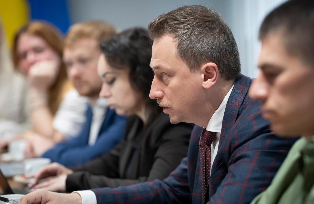 Уряд збирається вивести з "тіні" 2 мільйони ухилянтів, які роками не виходять з дому
